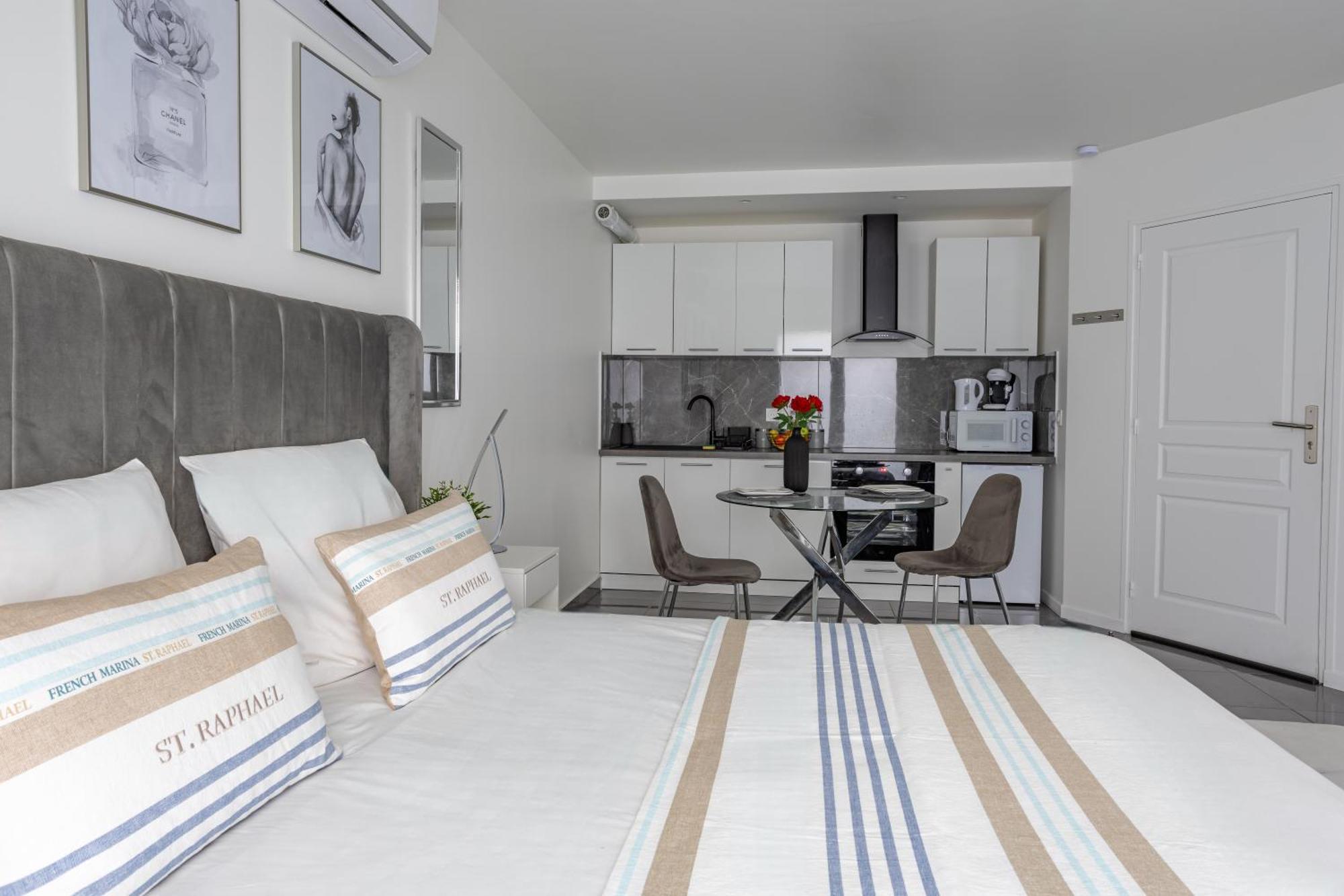 Suite Avec Jacuzzi & Terrasse Савигны-Ле-Темпле Экстерьер фото