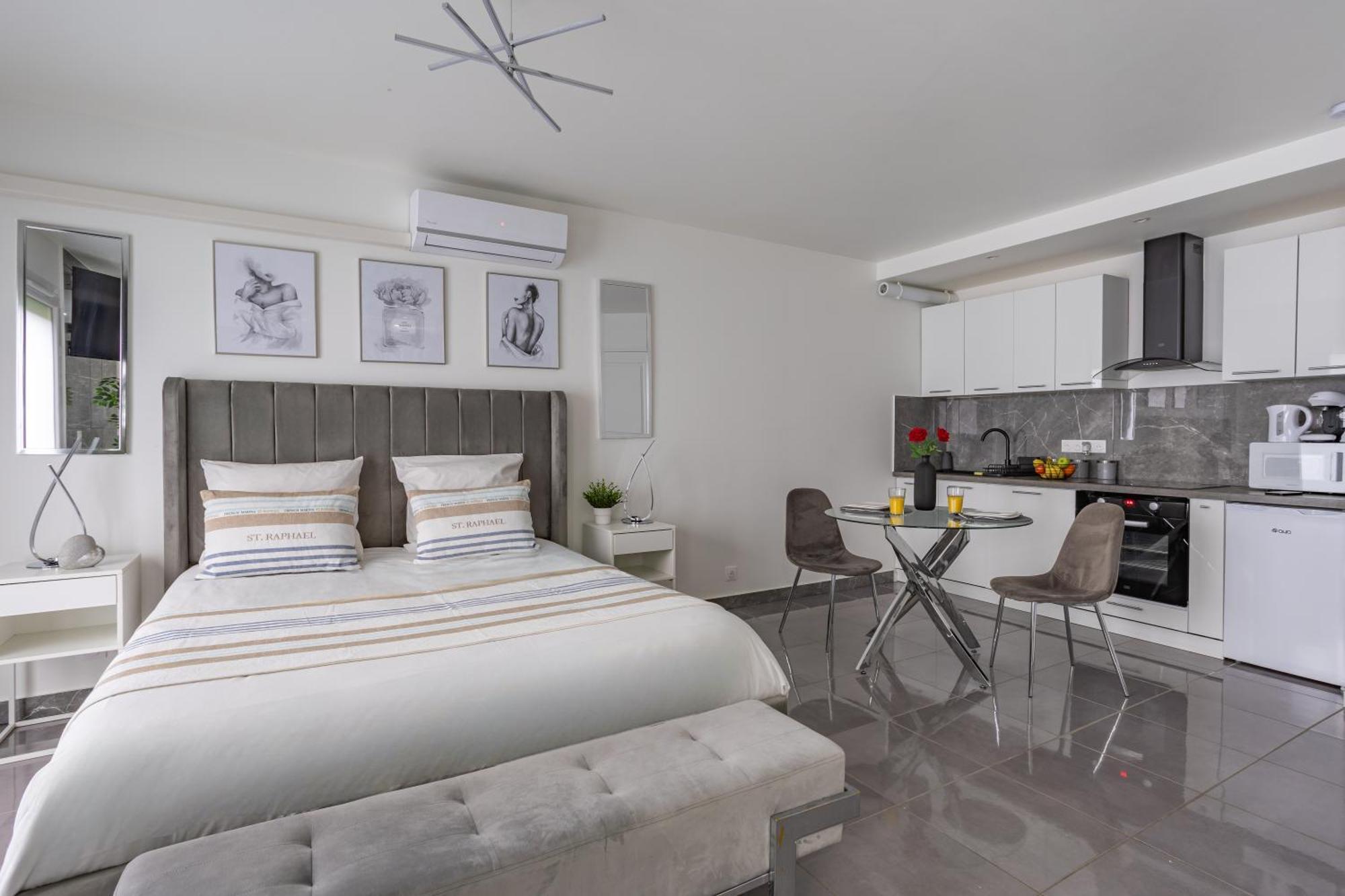 Suite Avec Jacuzzi & Terrasse Савигны-Ле-Темпле Экстерьер фото